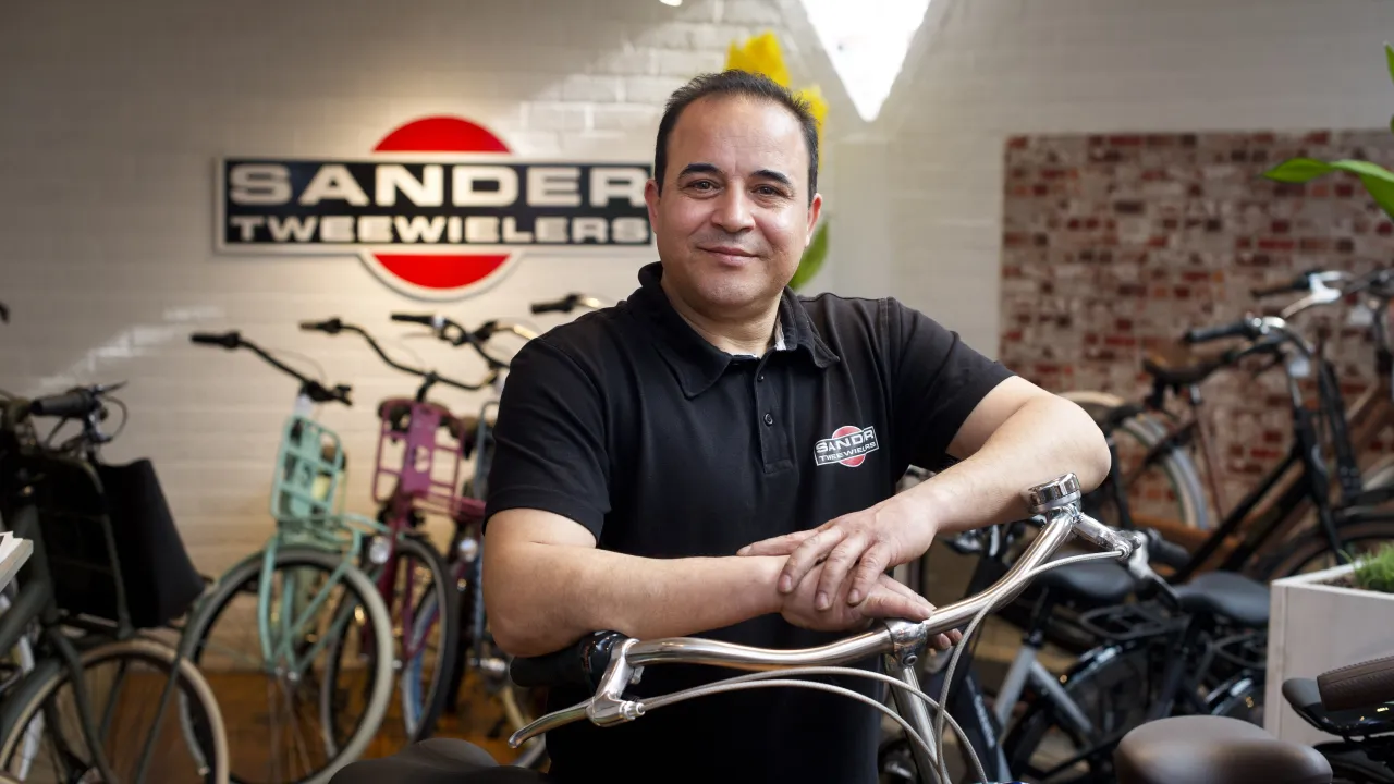 Vluchteling aan de slag als fietsenmaker