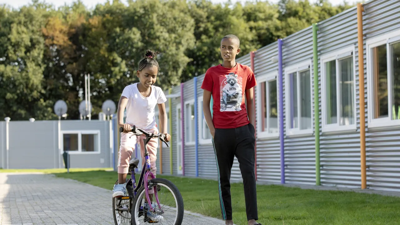 Kinderen in een asielzoekerscentrum