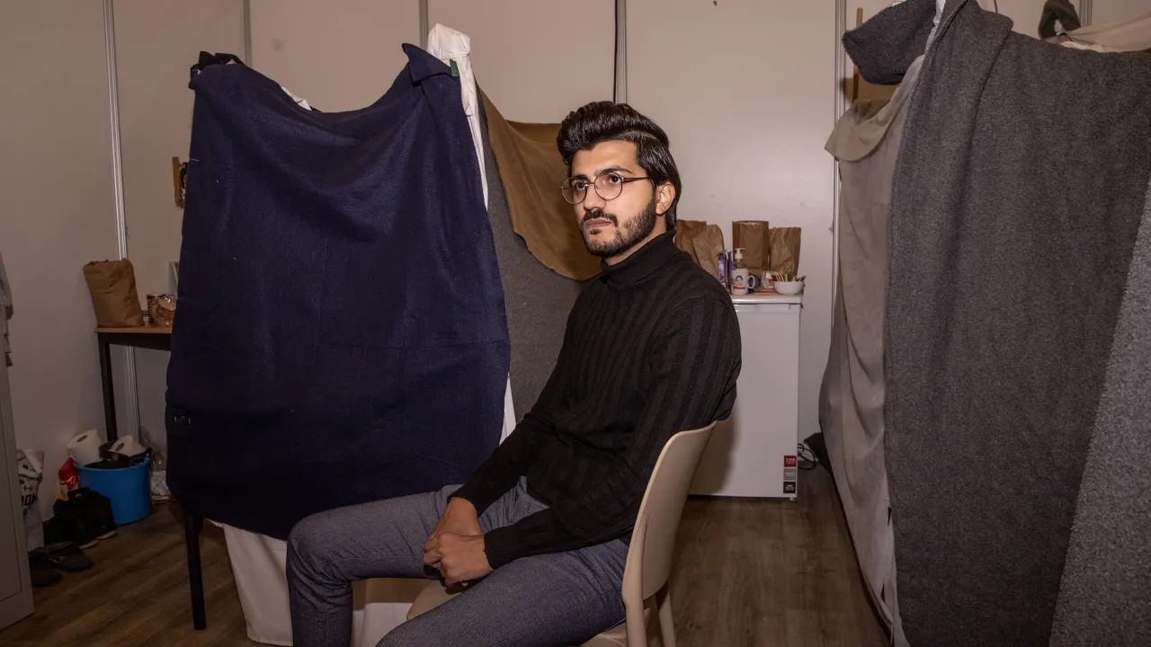 Mudar heeft doeken opgehangen om een beetje privacy te hebben