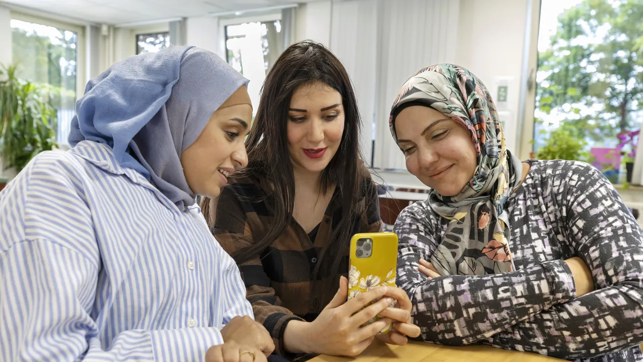 Vrouwen tijdens project digiklik