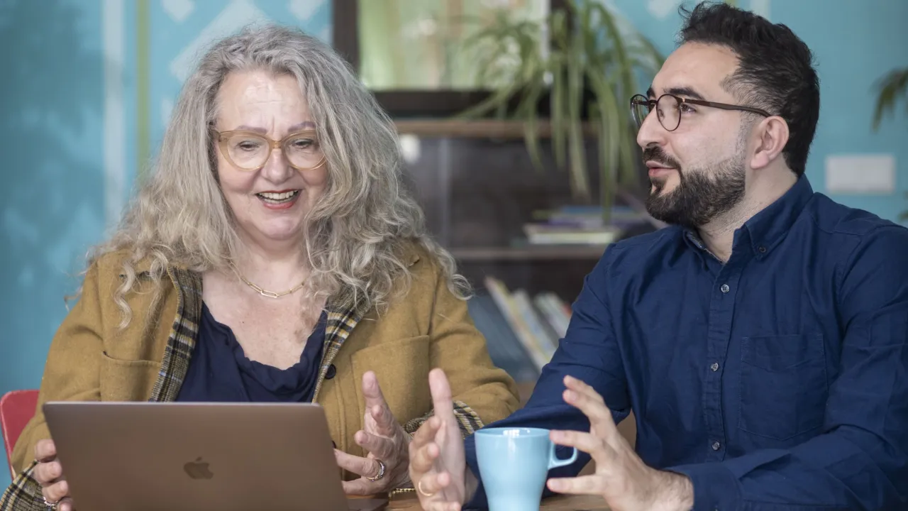 Vrijwilliger met cliënt