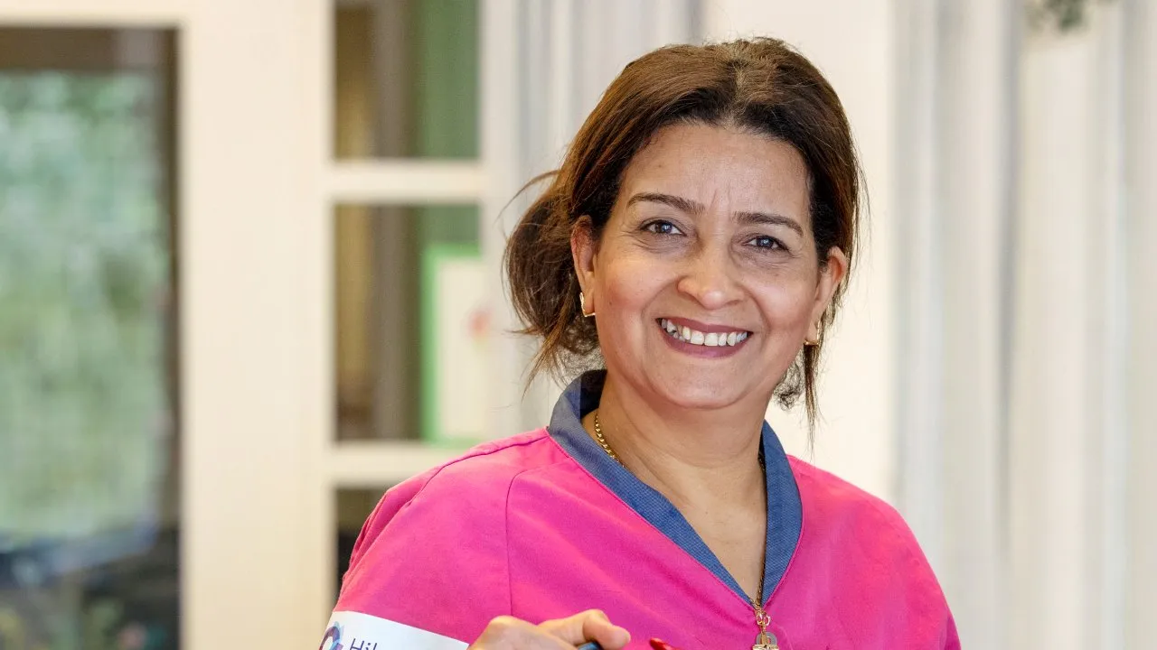 Julia Botros uit Egypte werkt tegenwoordig in de ouderenzorg. 