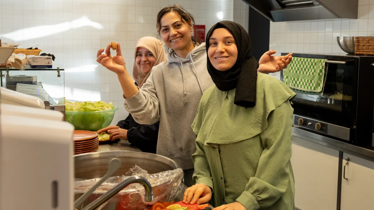 drie dames iftar Barendrecht