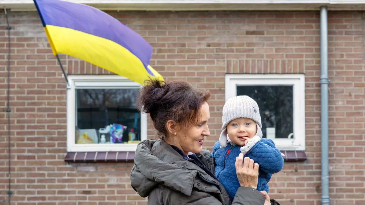 Yuliia en Nathan in de noodopvang in Twello
