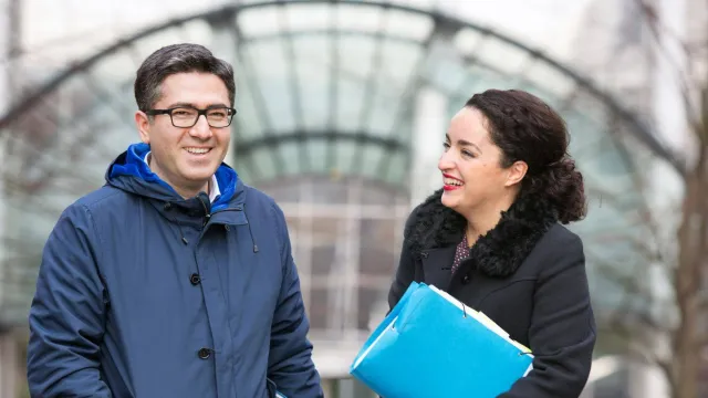 Man en vrouw bereiden voor op arbeidsparticipatie en werk