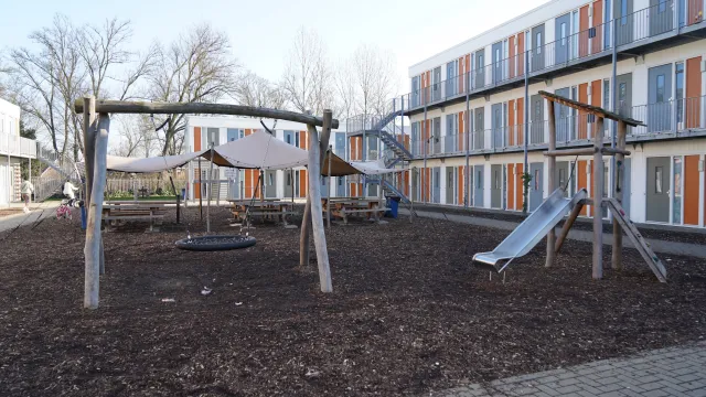 Speeltuin en woning azc Utrecht Overvecht