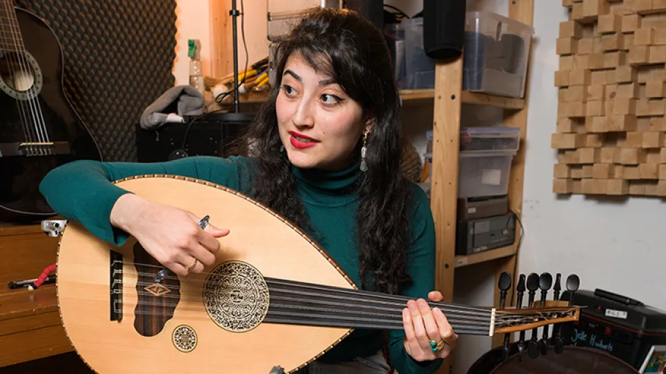 Jawa Manla is een van De Nieuwe Nederlanders. 