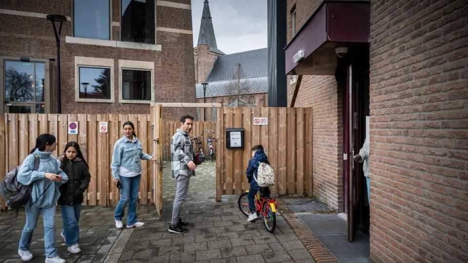 Alle kinderen in de noodopvang gaan naar school