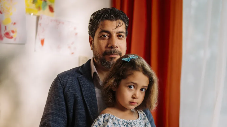 De Palestijnse Nizar met zijn dochter