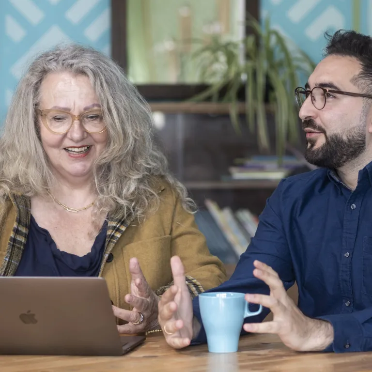 Vrijwilliger met cliënt