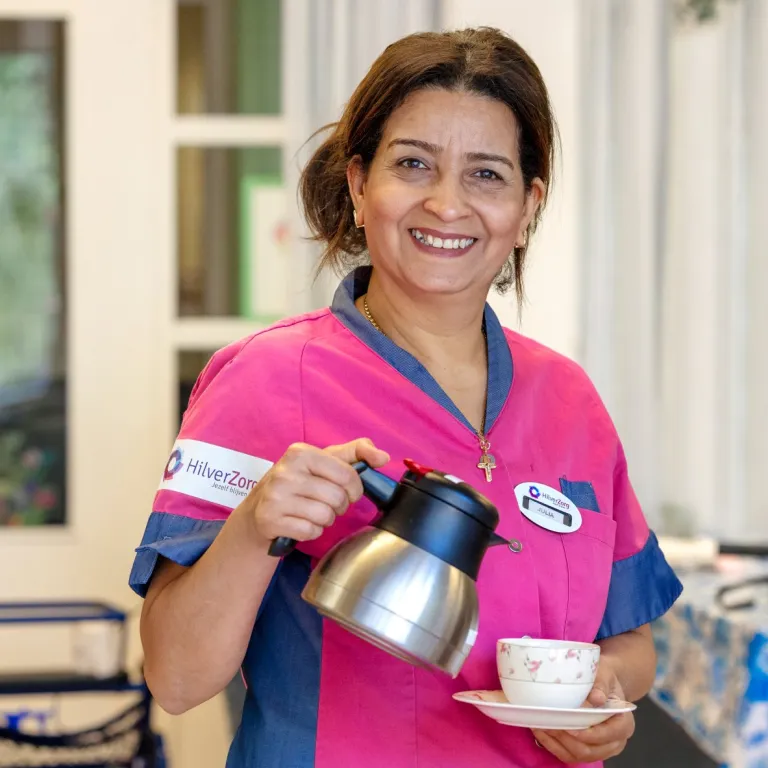 Julia Botros uit Egypte werkt tegenwoordig in de ouderenzorg. 