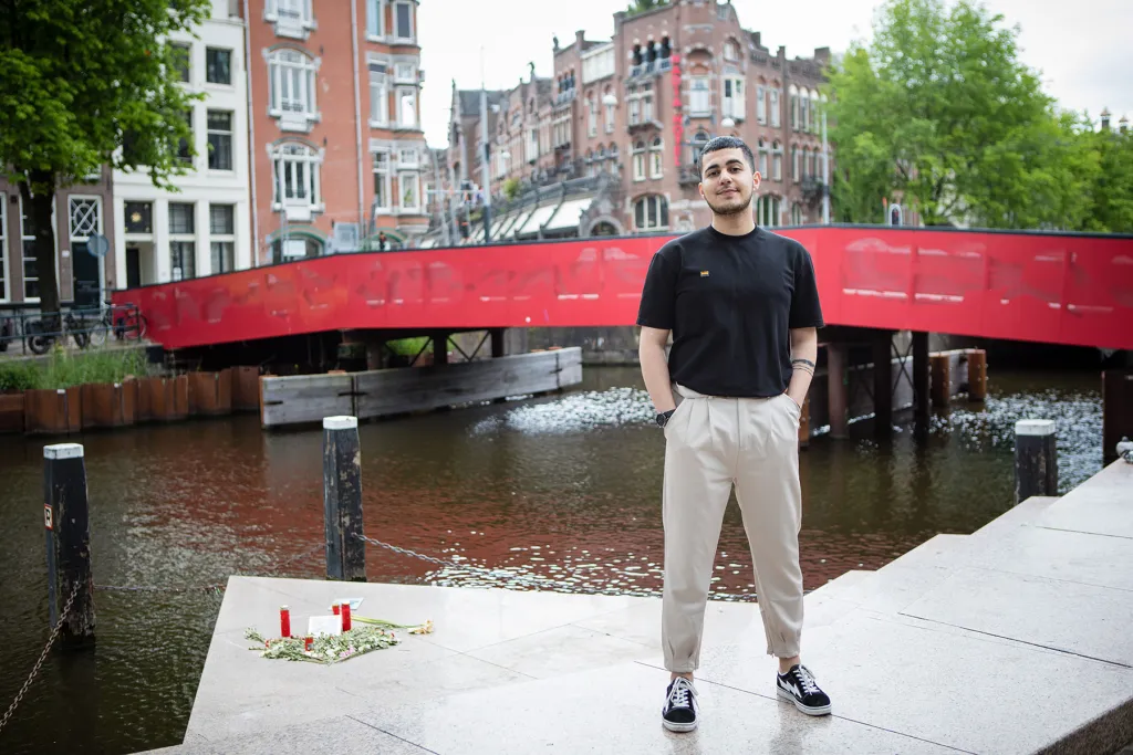 Liggend portret Amjad op Homomo