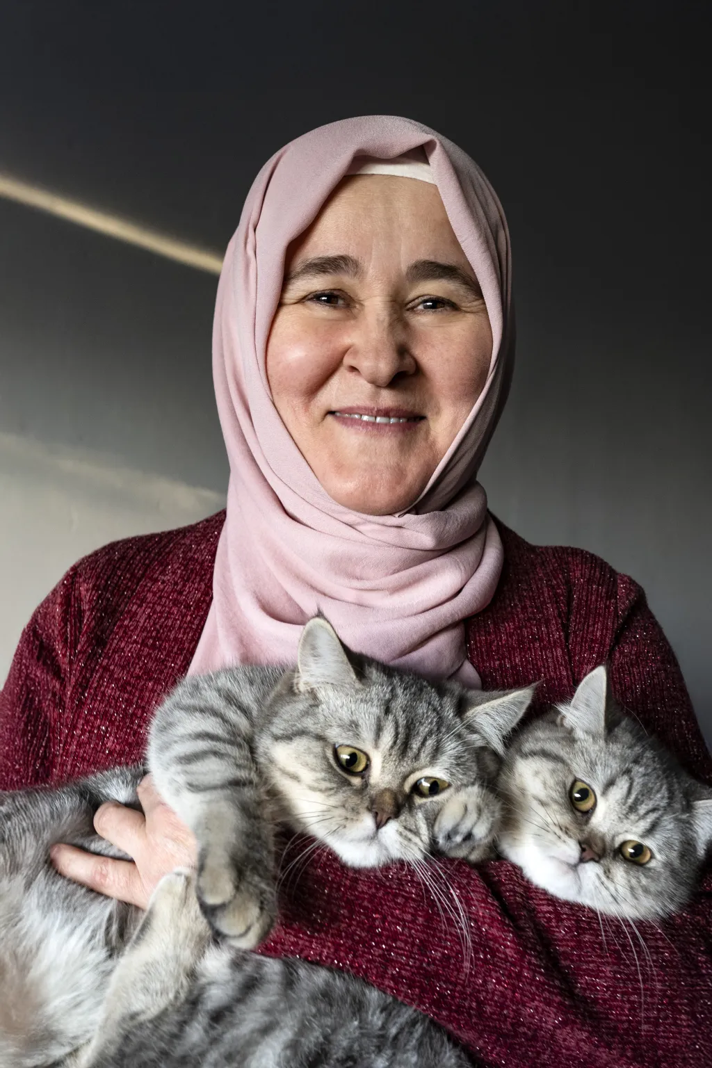 Turkse vluchteling Belkis met haar katten