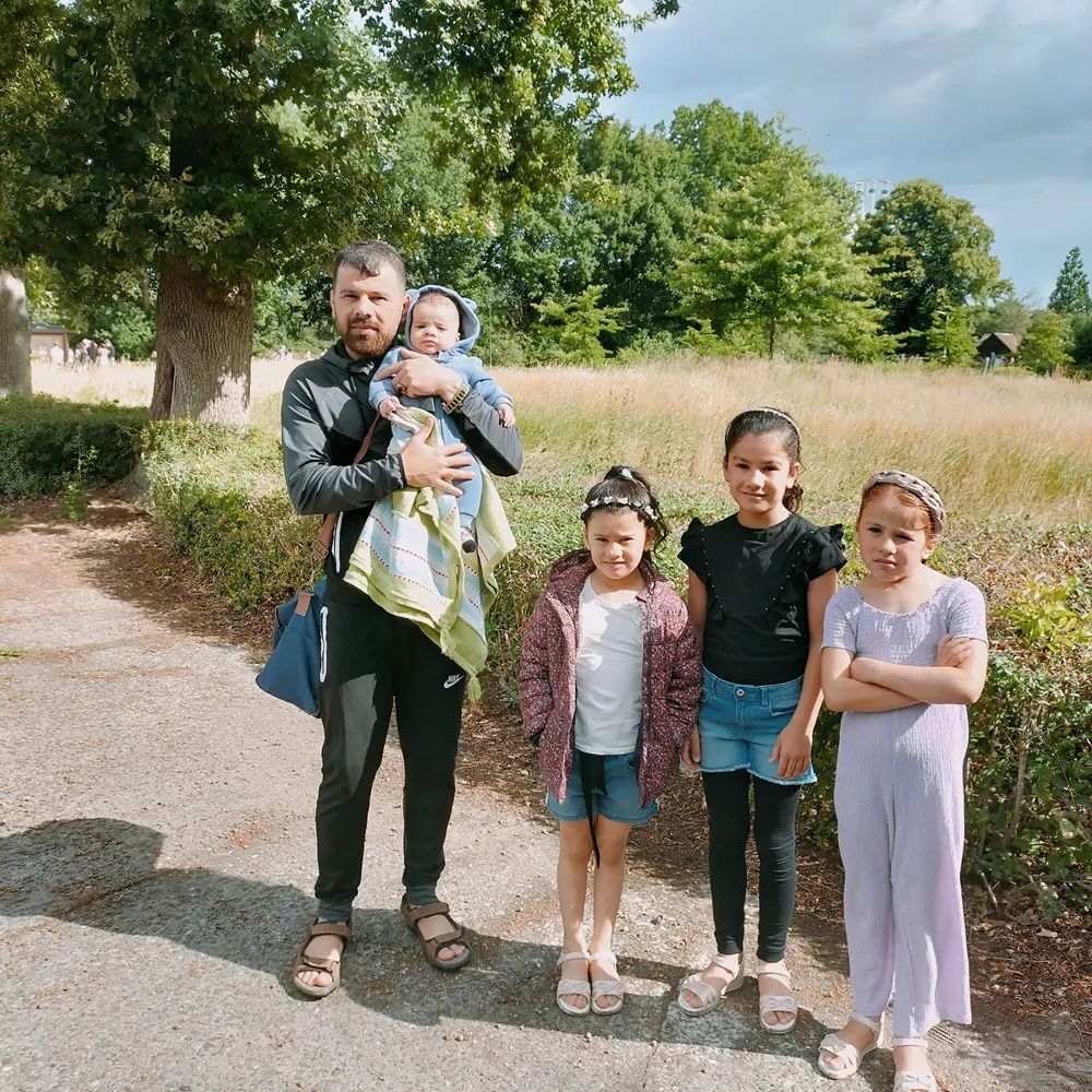 Fayad uit Syrië met zijn 4 kinderen