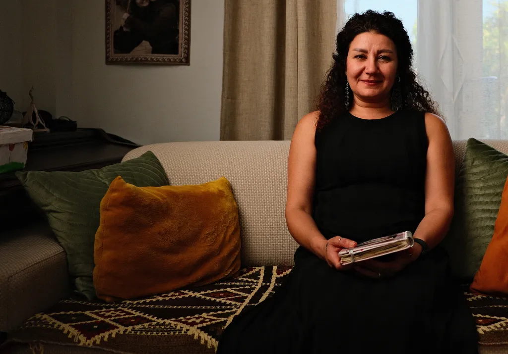 Naiah met haar dagboek